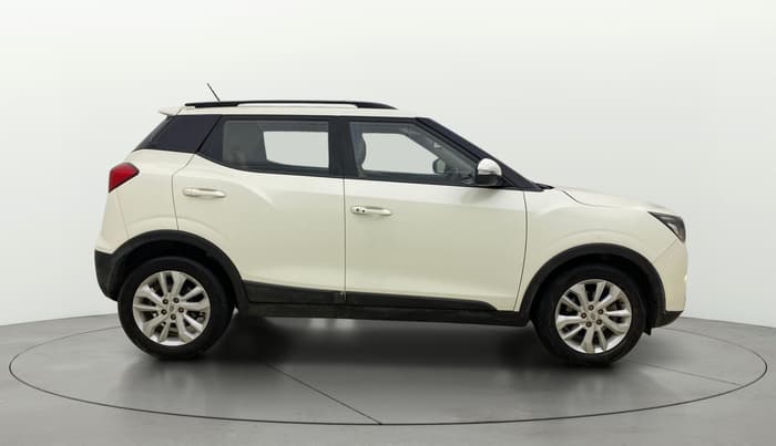 2020 Mahindra XUV300 W8 1.5 DIESEL, Diesel, Manual, 1,04,864 km, Right Side View