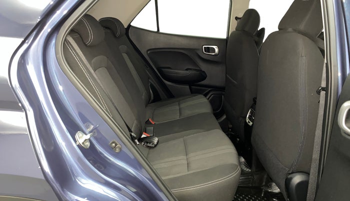 2022 Hyundai VENUE SX 1.0 TURBO, Petrol, Manual, 20,467 km, Right Side Rear Door Cabin