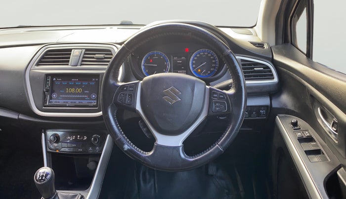 2015 Maruti S Cross ALPHA 1.3, Diesel, Manual, 74,524 km, Steering Wheel Close Up