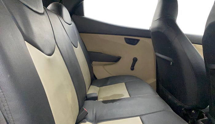 2015 Hyundai Eon MAGNA +, Petrol, Manual, 56,312 km, Right Side Rear Door Cabin