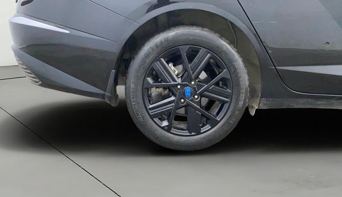 2023 Hyundai Verna SX (O) 1.5 TURBO PETROL DCT, Petrol, Automatic, 44,666 km, Right Rear Wheel