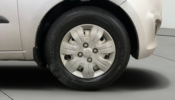 2014 Hyundai i10 MAGNA 1.1, Petrol, Manual, 23,765 km, Right Front Wheel