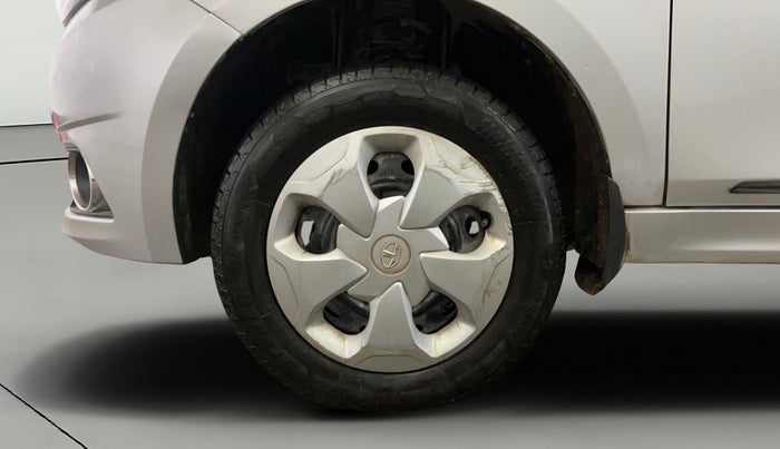 2016 Tata Tiago XZ PETROL, Petrol, Manual, 49,273 km, Left Front Wheel