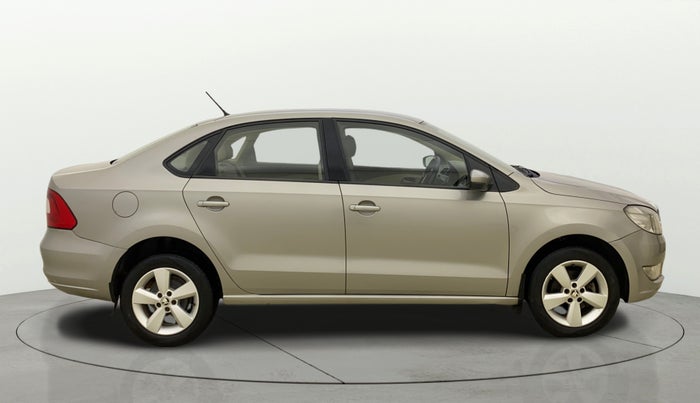2015 Skoda Rapid ELEGANCE 1.6 MPI MT, Petrol, Manual, 75,596 km, Right Side View