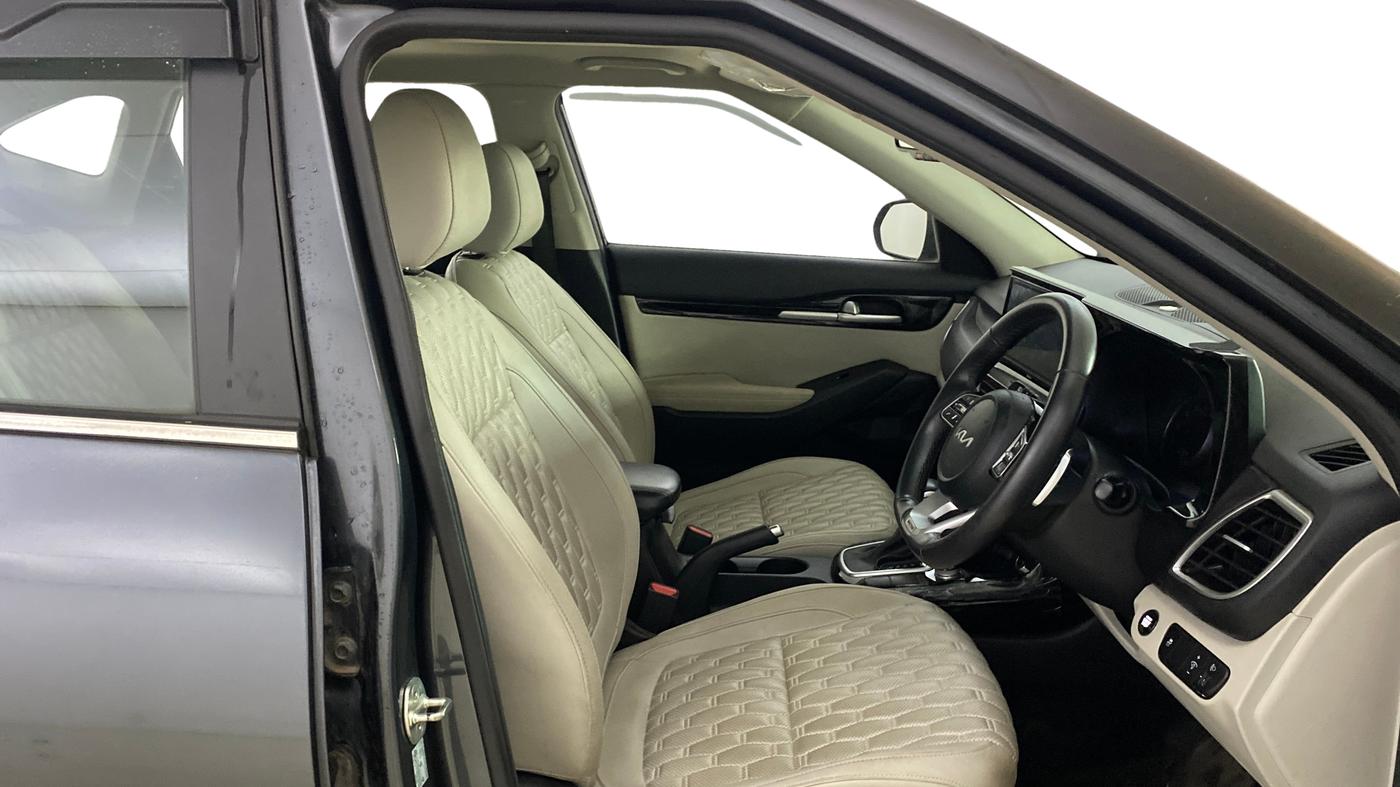 2022 KIA SELTOS  HTX IVT G, Petrol, Automatic, 55,399 km, Right Side Front Door Cabin