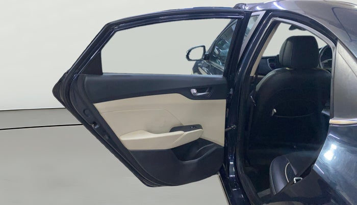 2022 Hyundai Verna SX (O)1.5 MPi, Petrol, Manual, 39,191 km, LHS Rear Door