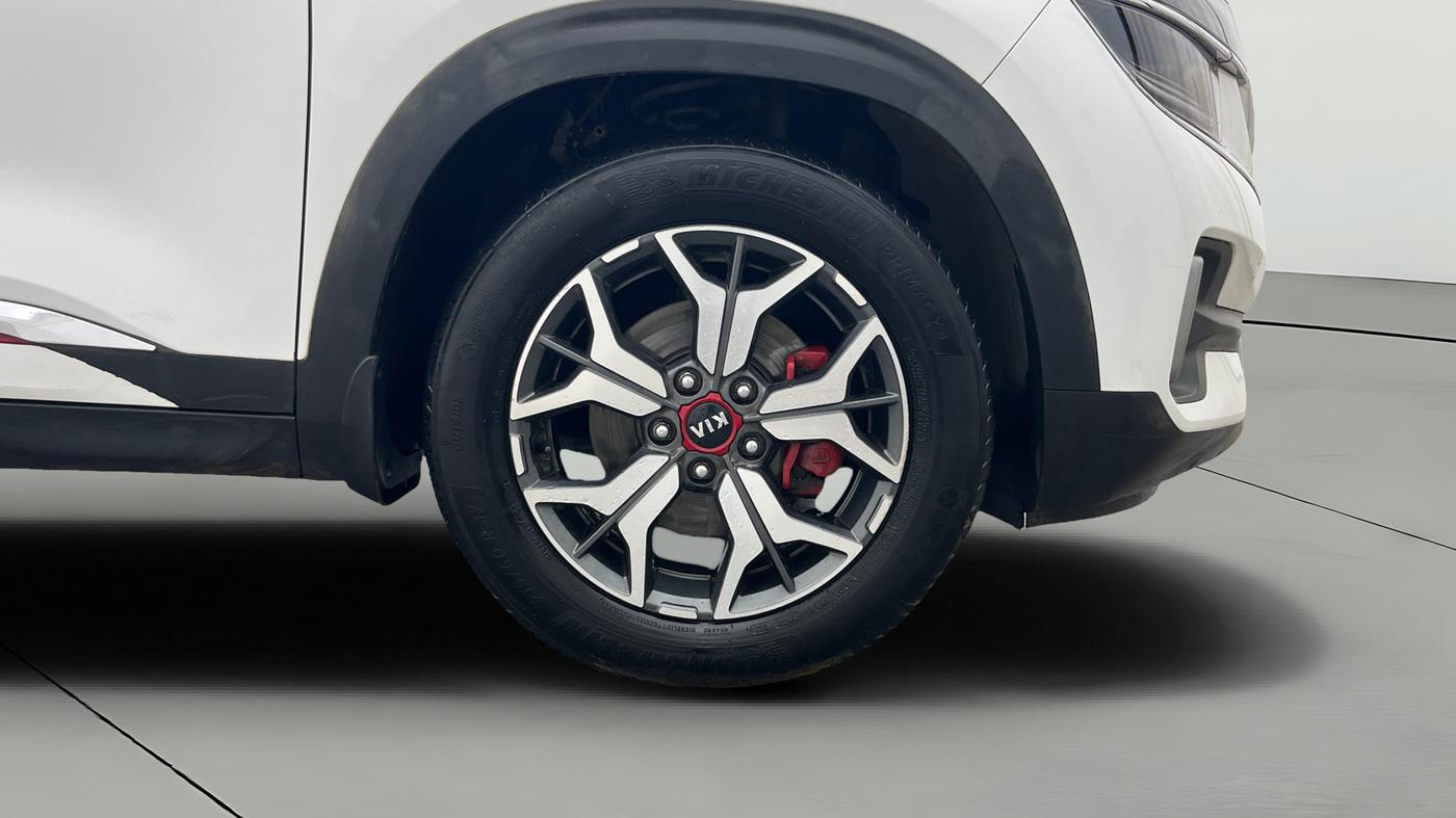 2021 KIA SELTOS GTX PLUS AT 1.5 DIESEL, Diesel, Automatic, 95,162 km, Right Front Wheel