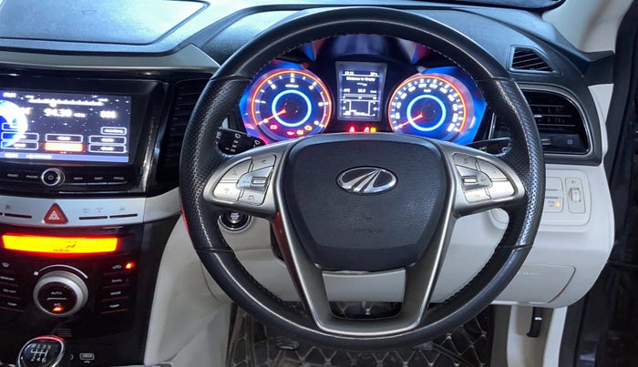 2021 Mahindra XUV300 W8 (O) 1.5 DIESEL, Diesel, Manual, 75,937 km, Steering Wheel Close Up