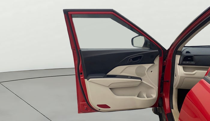 2021 Mahindra XUV300 W6 1.2 PETROL AMT, Petrol, Automatic, 47,970 km, LHS Front Door