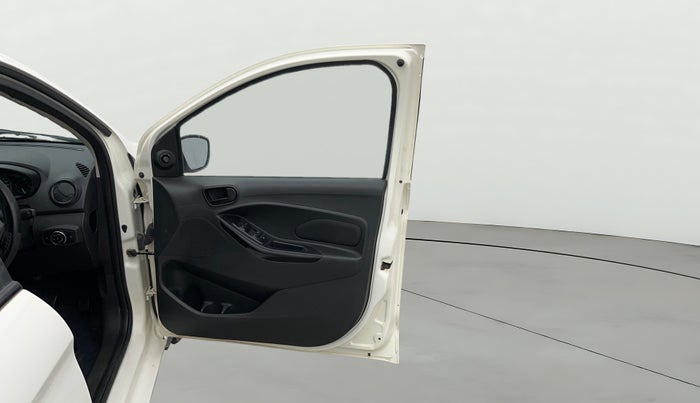 2021 Ford New Figo TITANIUM 1.2 PETROL MT, Petrol, Manual, 20,774 km, RHS Front Door