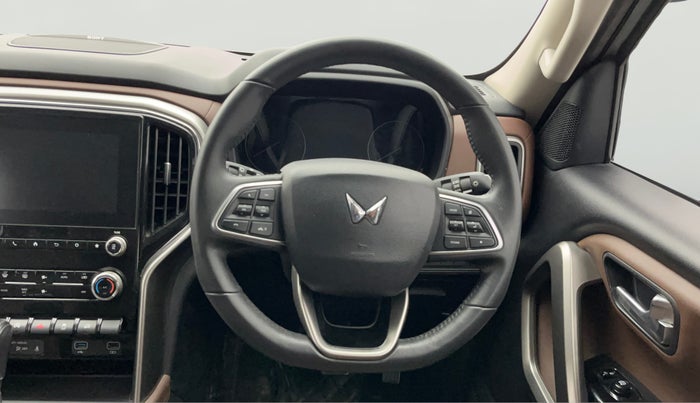 2022 Mahindra SCORPIO-N Z8 L PETROL AT 6 STR, Petrol, Automatic, 52,457 km, Steering Wheel Close Up