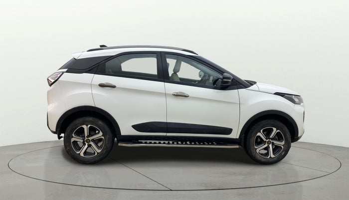 2022 Tata NEXON XZ PLUS (PREMIUM) PETROL, Petrol, Manual, 39,575 km, Right Side View