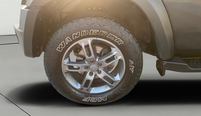 2023 Mahindra Thar LX D 4WD MT CONVERTIBLE, Diesel, Manual, 73,108 km, Left Front Wheel