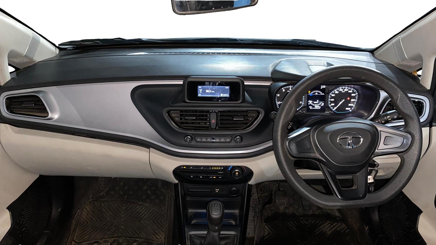 2023 Tata ALTROZ XE PLUS PETROL, Petrol, Manual, 5,171 km, Dashboard