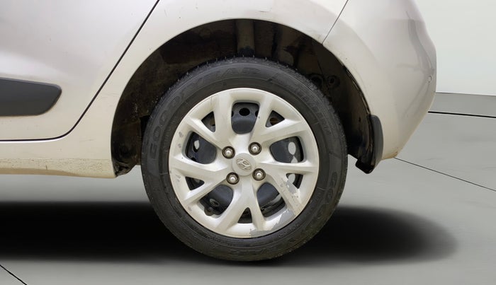 2017 Hyundai Grand i10 SPORTZ (O) 1.2 KAPPA VTVT, Petrol, Manual, 79,962 km, Left Rear Wheel