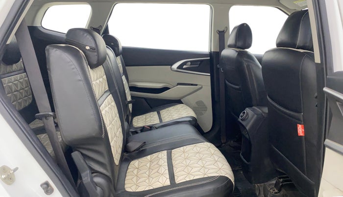 2022 KIA CARENS PRESTIGE 1.5 PETROL 7 STR, Petrol, Manual, 27,534 km, Right Side Rear Door Cabin