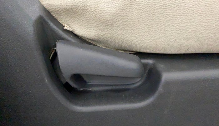 2017 Maruti Wagon R 1.0 VXI, Petrol, Manual, 30,561 km, Driver Side Adjustment Panel