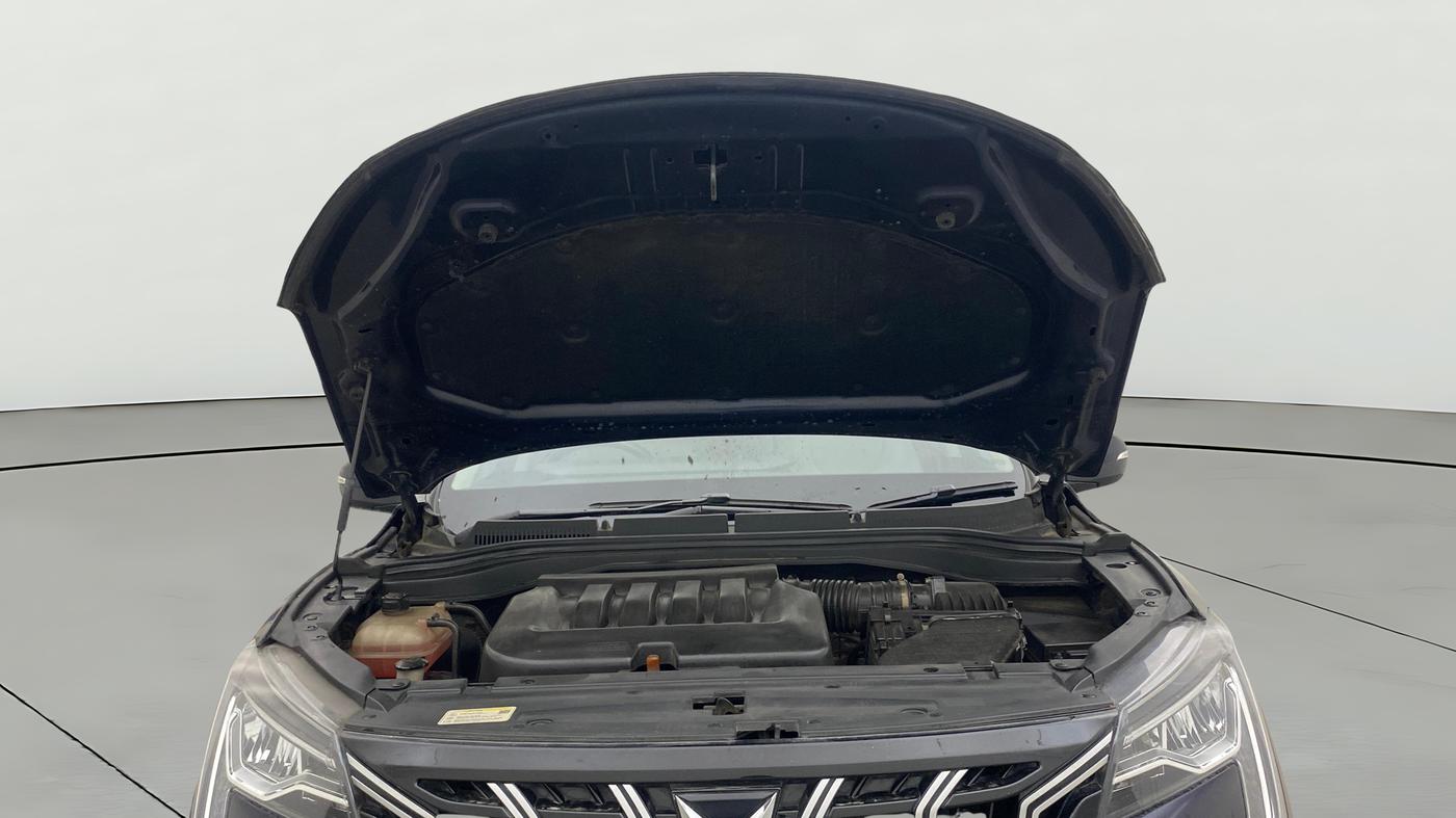 2022 Mahindra XUV700 AX 7 P AT 7 STR, Petrol, Automatic, 78,909 km, Open Bonet