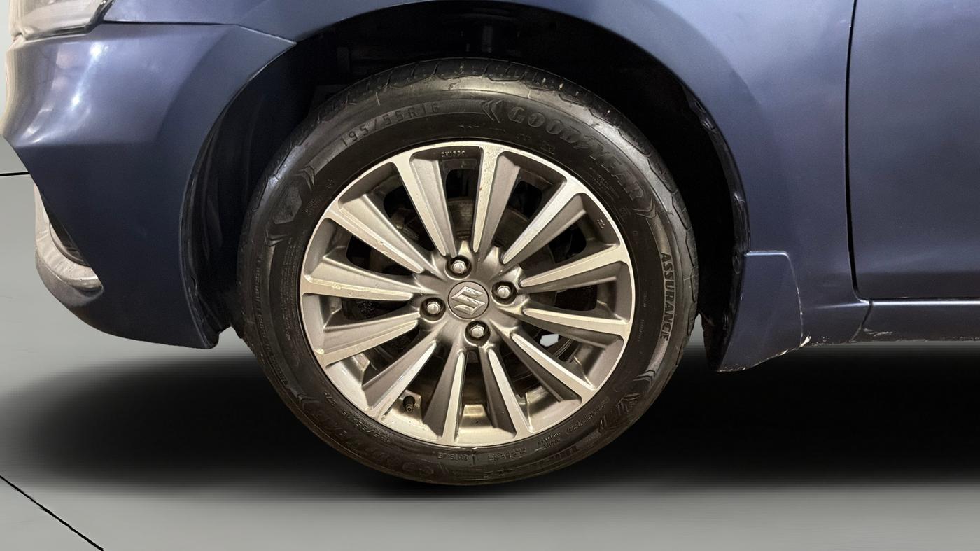 2020 Maruti Ciaz ALPHA  AT 1.5 SHVS PETROL, Petrol, Automatic, 1,14,322 km, Left Front Wheel