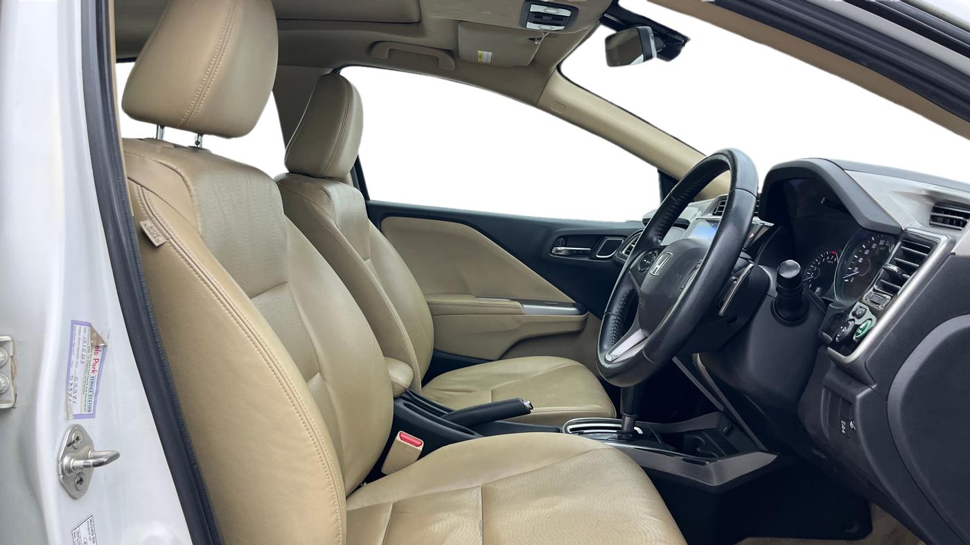 2018 Honda City 1.5L I-VTEC ZX CVT, Petrol, Automatic, 1,35,617 km, Right Side Front Door Cabin