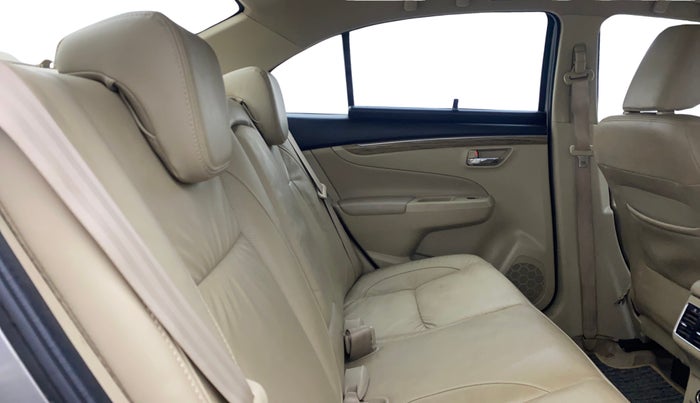 2019 Maruti Ciaz ALPHA 1.5 SHVS PETROL, Petrol, Manual, 49,726 km, Right Side Rear Door Cabin
