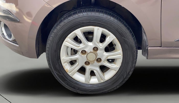 2016 Tata Tiago XZ PETROL, Petrol, Manual, 1,21,915 km, Left Front Wheel