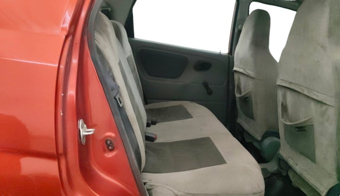 2013 Maruti Alto K10 VXI, Petrol, Manual, 63,725 km, Right Side Rear Door Cabin
