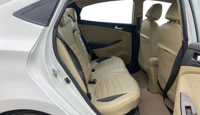2014 Hyundai Verna FLUIDIC 1.6 VTVT SX, Petrol, Manual, 46,057 km, Right Side Rear Door Cabin