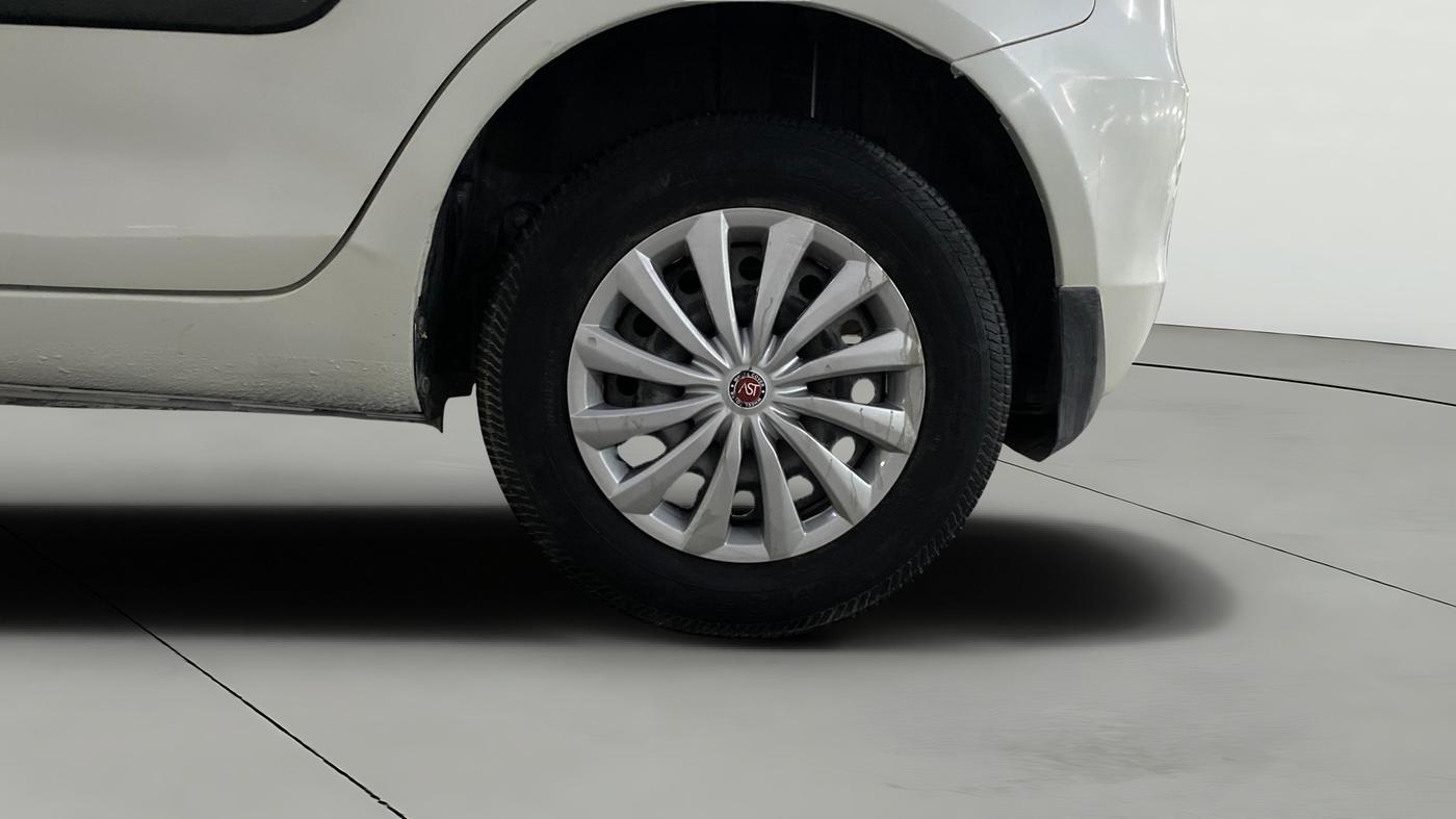 2016 Maruti Swift VDI, Diesel, Manual, 61,322 km, Left Rear Wheel