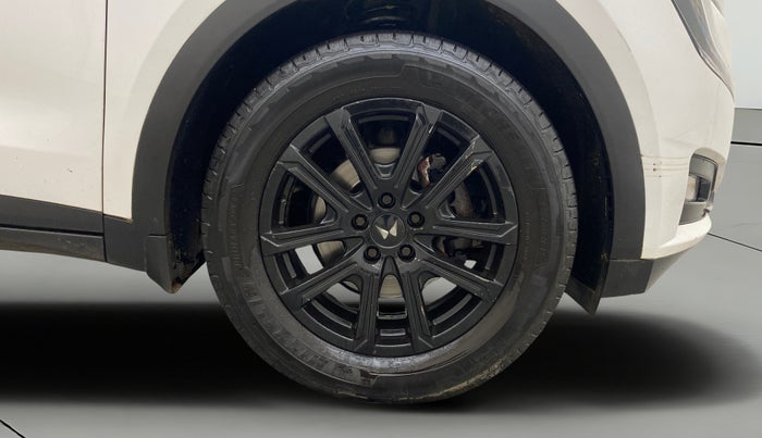 2022 Mahindra XUV700 AX 7 LUXURY D AWD AT 7 STR, Diesel, Automatic, 82,634 km, Right Front Wheel