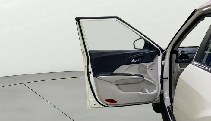 2022 Mahindra XUV300 W8 1.2 PETROL, Petrol, Manual, 48,228 km, LHS Front Door