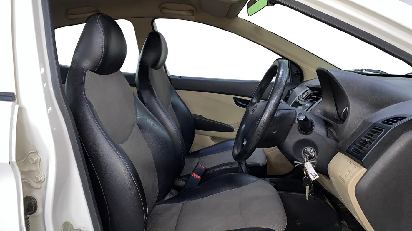 2013 Hyundai Eon MAGNA +, Petrol, Manual, 73,242 km, Right Side Front Door Cabin
