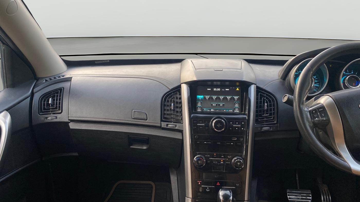 2018 Mahindra XUV500 W11 AT, Diesel, Automatic, 1,07,471 km, Air Conditioner