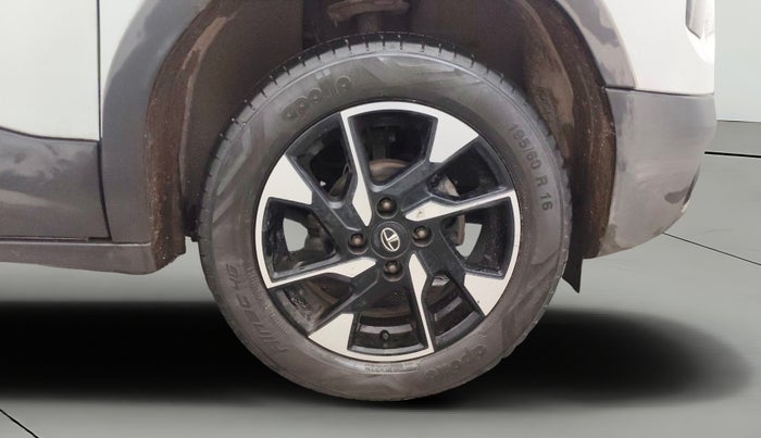 2022 Tata PUNCH CREATIVE  AMT, Petrol, Automatic, 37,768 km, Right Front Wheel