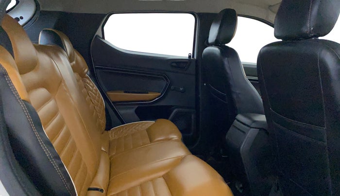 2023 Renault Kiger RXE MT, Petrol, Manual, 21,298 km, Right Side Rear Door Cabin