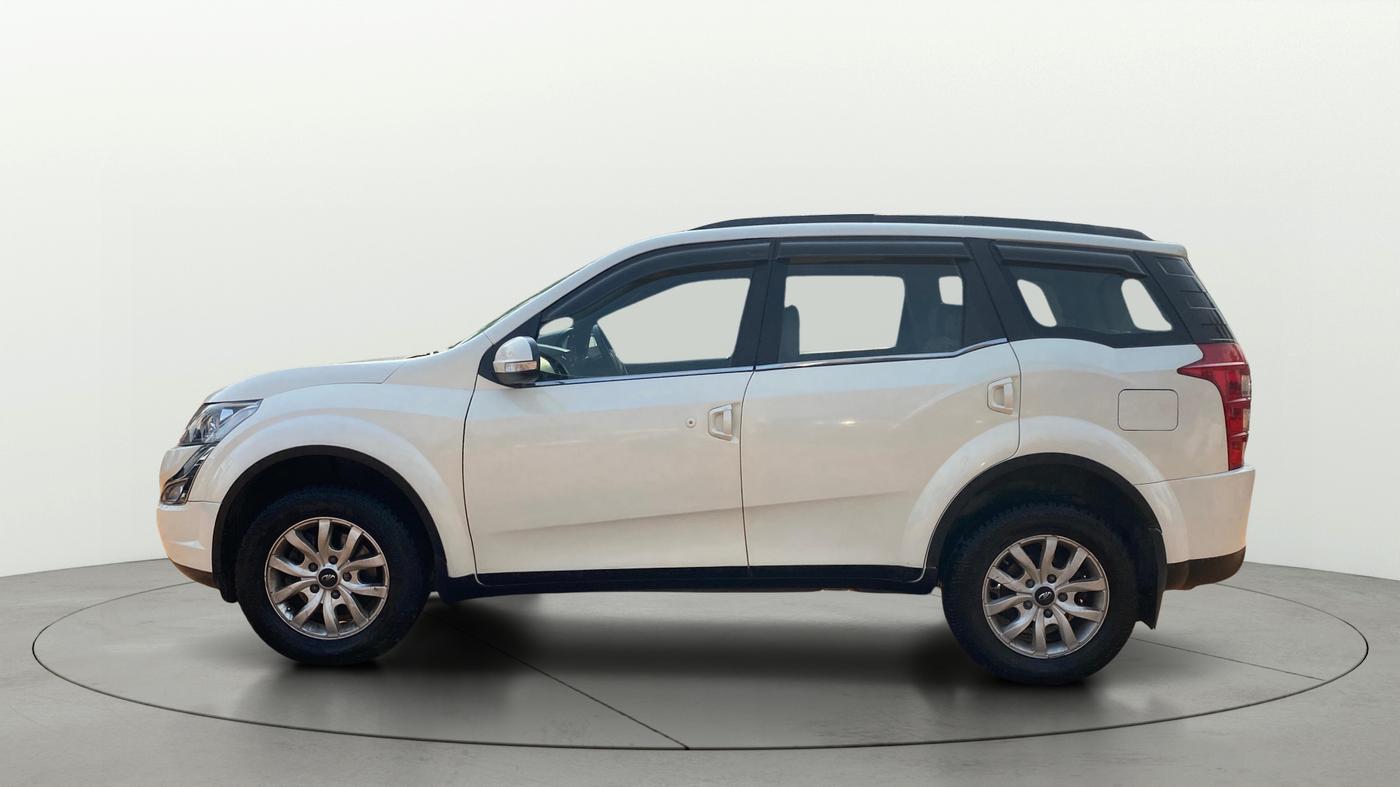 2017 Mahindra XUV500 W10 AT 1.99, Diesel, Automatic, 1,06,848 km, Left Side