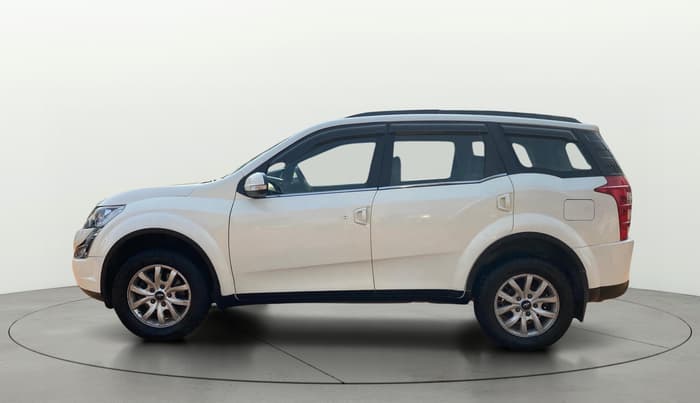 2017 Mahindra XUV500 W10 AT 1.99, Diesel, Automatic, 1,06,848 km, Left Side