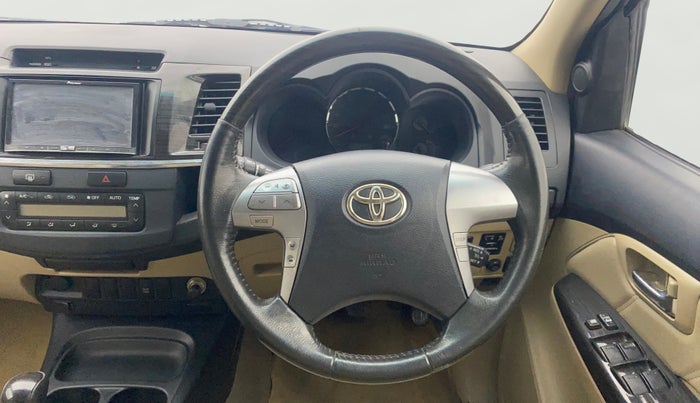 2014 Toyota Fortuner 3.0 4X2 AT, Diesel, Automatic, 89,942 km, Steering Wheel Close Up