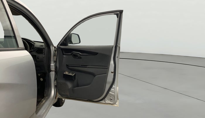 2019 Mahindra KUV 100 NXT K2 P 6 STR, Petrol, Manual, 45,588 km, RHS Front Door