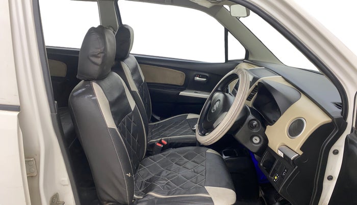 2017 Maruti Wagon R 1.0 LXI CNG, CNG, Manual, 41,573 km, Right Side Front Door Cabin