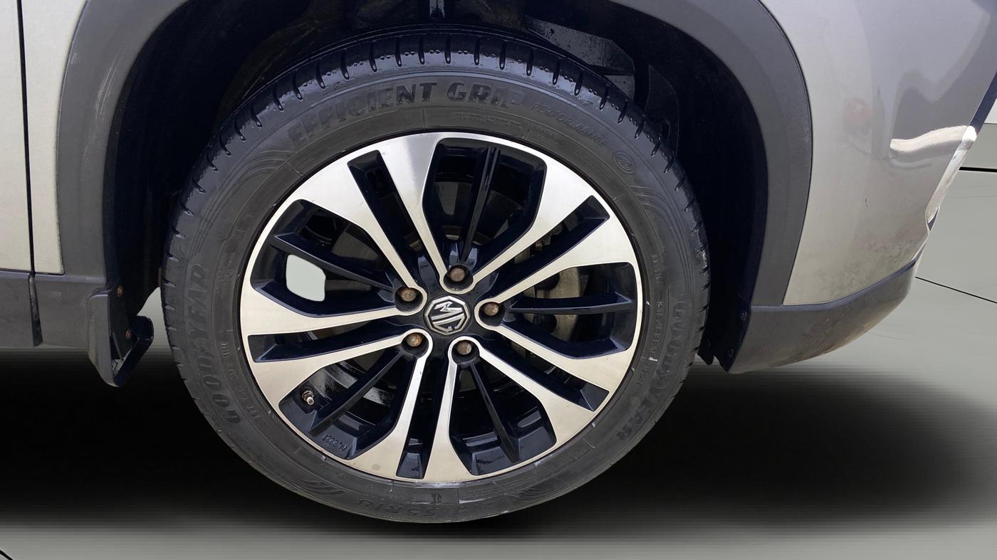 2022 MG HECTOR SHARP 1.5 PETROL CVT, Petrol, Automatic, 34,839 km, Right Front Wheel