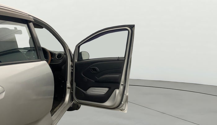 2017 Datsun Redi Go S 1.0, Petrol, Manual, 58,798 km, RHS Front Door