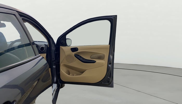 2017 Ford Figo Aspire TITANIUM 1.2 PETROL, Petrol, Manual, 89,994 km, RHS Front Door