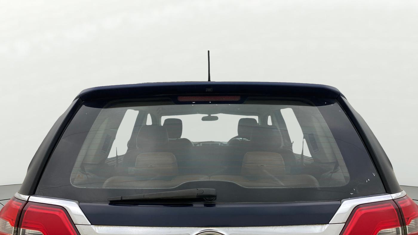 2019 Tata Hexa XM PLUS 4X2 7 STR, Diesel, Manual, 1,22,595 km, Rear Windshield