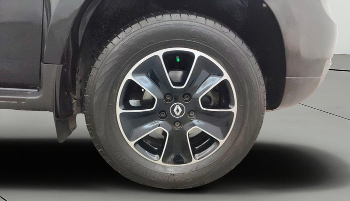 2017 Renault Duster RXL PETROL, Petrol, Manual, 51,961 km, Right Front Wheel