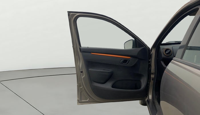 2017 Renault Kwid CLIMBER 1.0, Petrol, Manual, 1,12,993 km, LHS Front Door