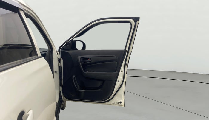 2022 Maruti Vitara Brezza LXI, Petrol, Manual, 28,462 km, RHS Front Door