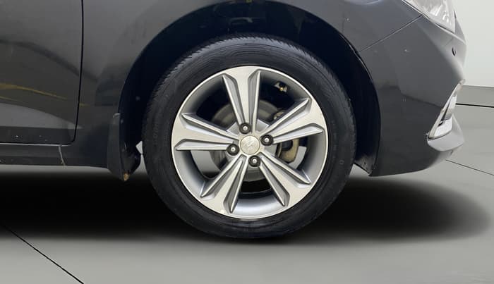 2018 Hyundai Verna 1.6 VTVT SX (O) AT, Petrol, Automatic, 81,555 km, Right Front Wheel
