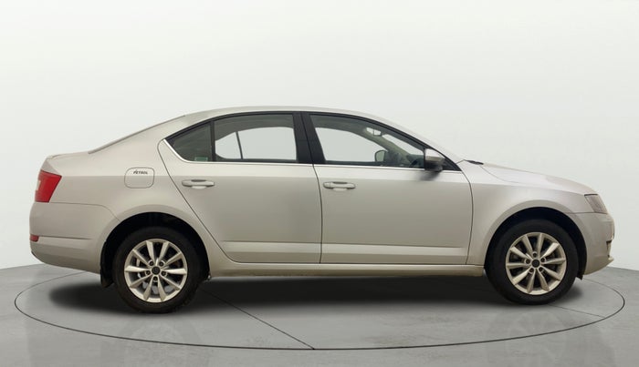 2015 Skoda Octavia ELEGANCE 1.8 TSI AT, Petrol, Automatic, 67,632 km, Right Side View