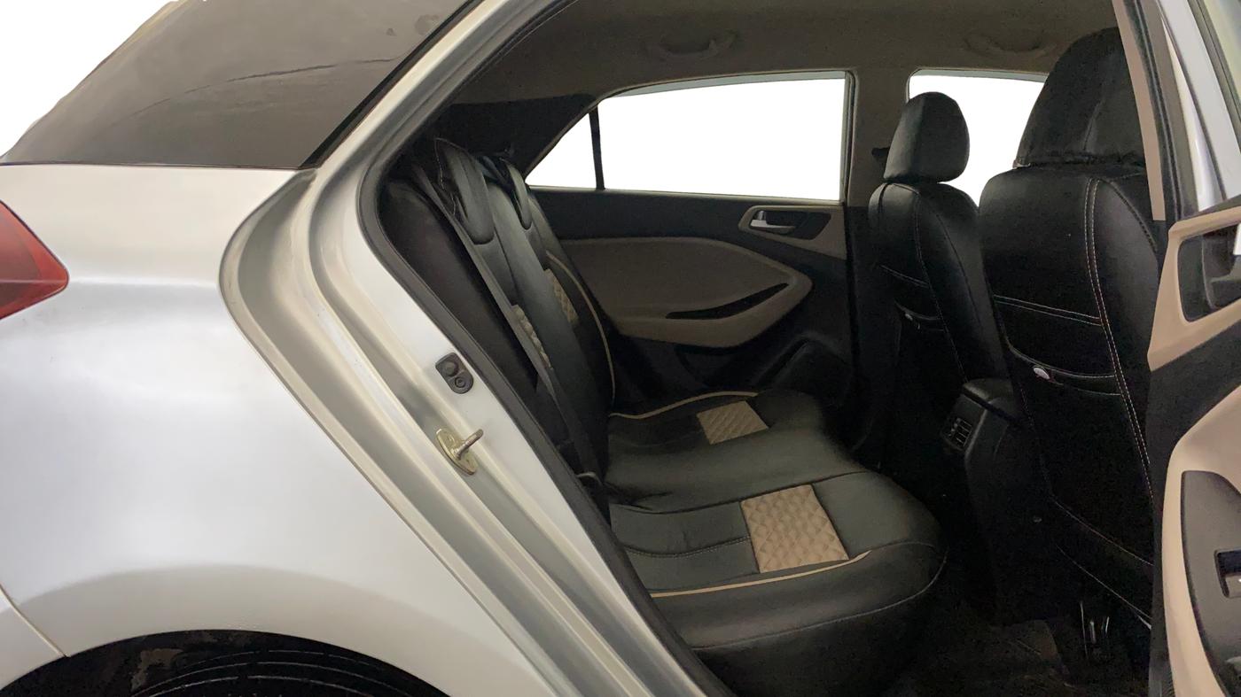 2019 Hyundai Elite i20 MAGNA PLUS 1.2, Petrol, Manual, 72,659 km, Right Side Rear Door Cabin